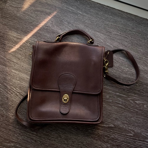 Coach Handbags - Vintage Coach Brown Station Turnlock Crossbody Flap Leather Bag E6L-5130